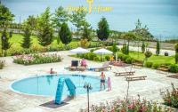 trioshka-s-vidom-na-more