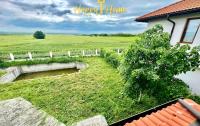 dom-s-vidom-na-more-i-gori